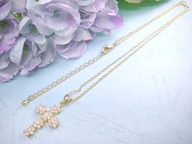 �L���[�r�b�N�W���R�j�A�̃N���X�i�\���ˁj�̃y���_���g