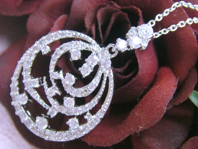 �L���[�r�b�N�W���R�j�A�E�A�N�Z�T���[�@�y���_���g