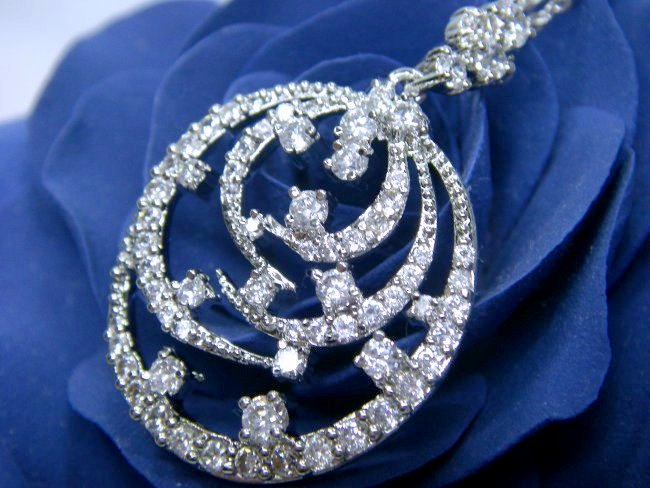 �L���[�r�b�N�W���R�j�A�E�A�N�Z�T���[�@�y���_���g