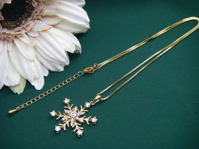 ��̌����E�y���_���g