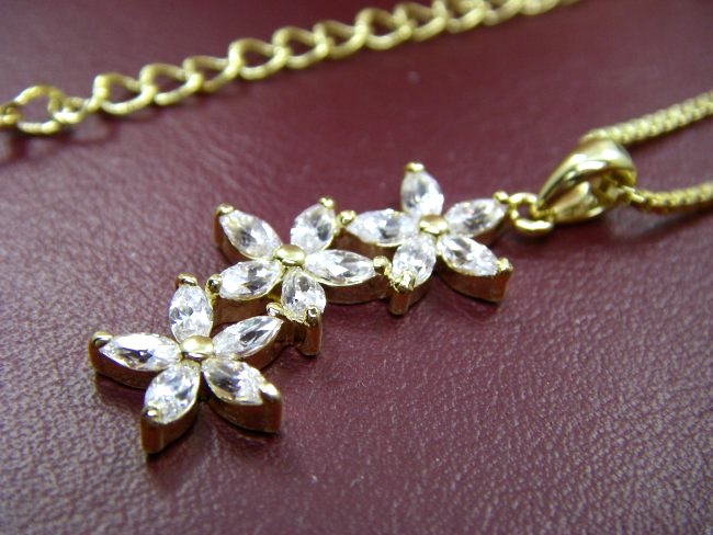 �L���[�r�b�N�W���R�j�A�̃y���_���g�@�t�����[���`�[�t