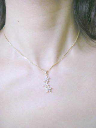 �L���[�r�b�N�W���R�j�A�̃y���_���g�@�t�����[���`�[�t