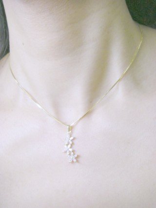 �L���[�r�b�N�W���R�j�A�̃y���_���g�@�t�����[���`�[�t