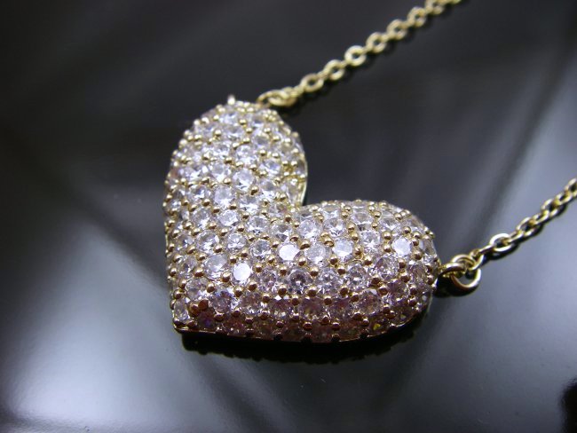 �n�[�g�E�p���F�@�y���_���g�E�l�b�N���X�@�L���[�r�b�N�W���R�j�A�E�A�N�Z�T���[ �S�[���h