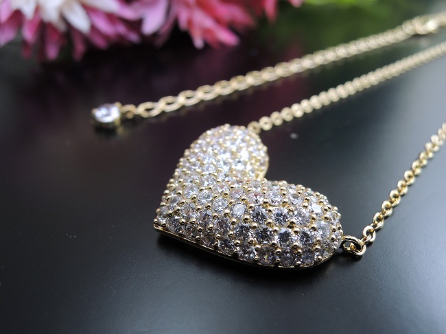 �n�[�g�E�p���F�@�y���_���g�E�l�b�N���X�@�L���[�r�b�N�W���R�j�A�E�A�N�Z�T���[ �S�[���h