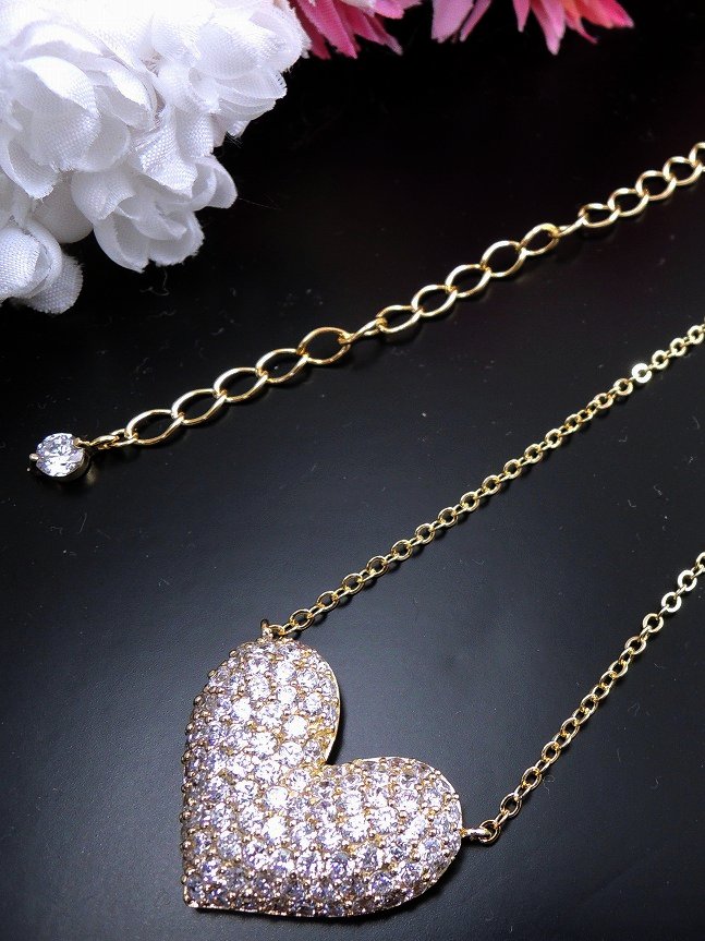 �n�[�g�E�p���F�@�y���_���g�E�l�b�N���X�@�L���[�r�b�N�W���R�j�A�E�A�N�Z�T���[ �S�[���h