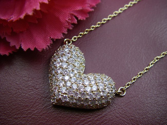 �n�[�g�E�p���F�@�y���_���g�E�l�b�N���X�@�L���[�r�b�N�W���R�j�A�E�A�N�Z�T���[ �S�[���h