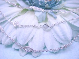 �L���[�r�b�N�W���R�j�A�̃l�b�N���X