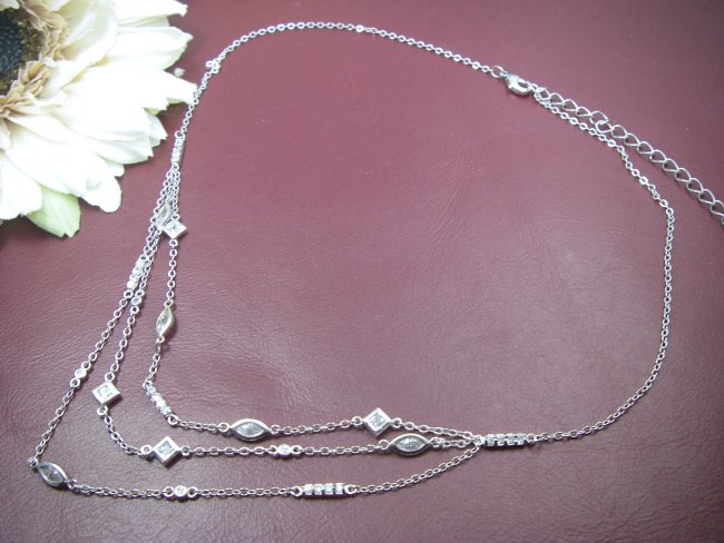 �L���[�r�b�N�W���R�j�A�̃l�b�N���X