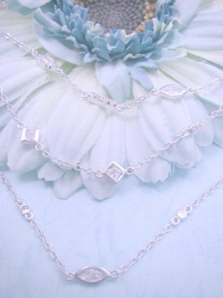 �L���[�r�b�N�W���R�j�A�̃l�b�N���X