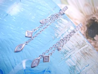 �A�N�Z�T���[�@�s�A�X�@�C�������O�@�L���[�r�b�N�W���R�j�A