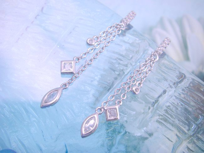 CZ�@�L���[�r�b�N�W���R�j�A�E�A�N�Z�T���[�@�V�����f���A�E�s�A�X