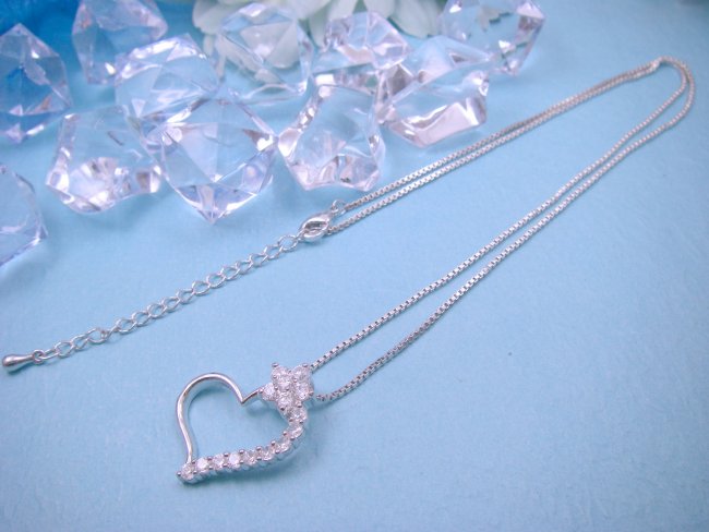 �L���[�r�b�N�W���R�j�A�@�n�[�g�@�y���_���g