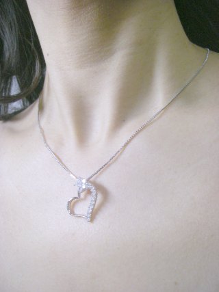 �L���[�r�b�N�W���R�j�A�@�n�[�g�@�y���_���g