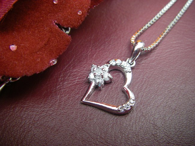 �L���[�r�b�N�W���R�j�A�@�n�[�g�@�y���_���g