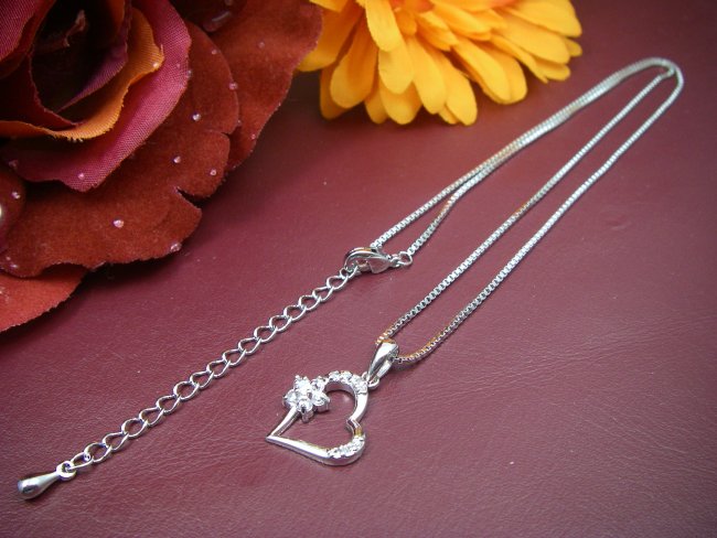 �L���[�r�b�N�W���R�j�A�@�n�[�g�@�y���_���g