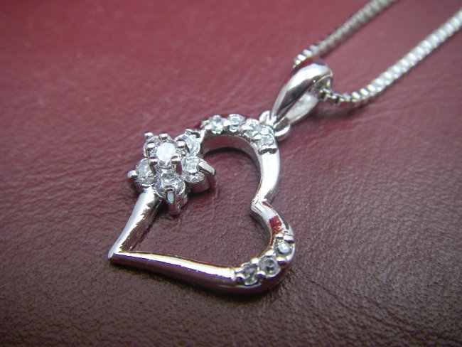 �L���[�r�b�N�W���R�j�A�@�n�[�g�@�y���_���g