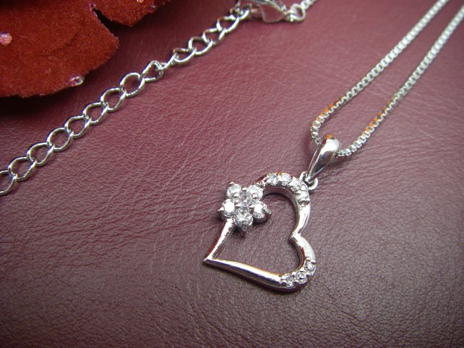 �L���[�r�b�N�W���R�j�A�@�n�[�g�@�y���_���g