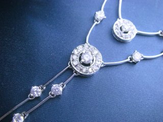 �L���[�r�b�N�W���R�j�A�@�l�b�N���X