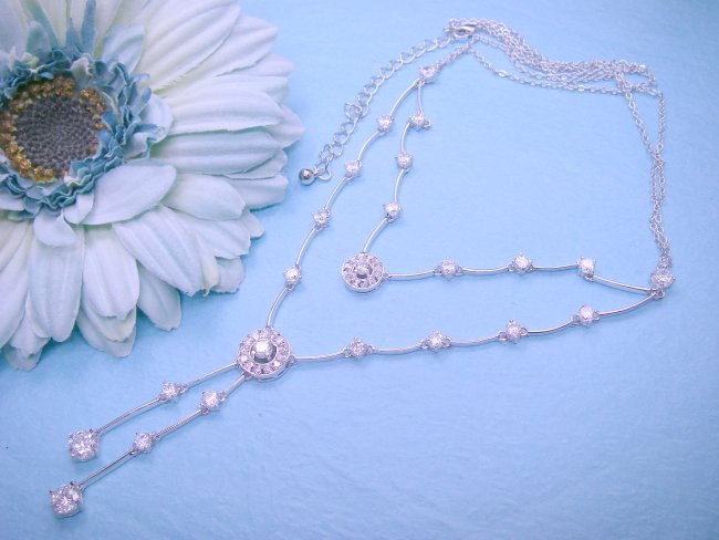 �L���[�r�b�N�W���R�j�A�@�l�b�N���X