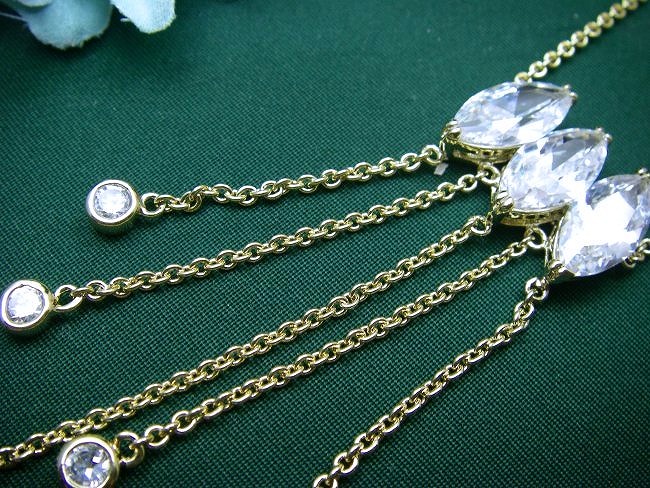 �A�N�Z�T���[�@�l�b�N���X