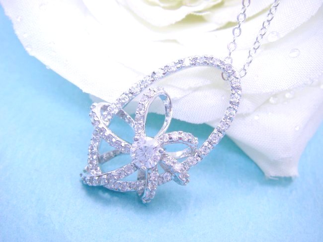 �L���[�r�b�N�W���R�j�A�E�A�N�Z�T���[�@�y���_���g