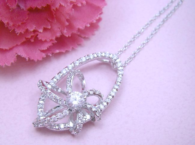 �L���[�r�b�N�W���R�j�A�E�A�N�Z�T���[�@�y���_���g