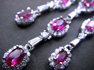 cz�A�N�Z�T���[�@���r�[�̃y���_���g�E�l�b�N���X