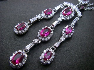 cz�A�N�Z�T���[�@���r�[�̃y���_���g�E�l�b�N���X