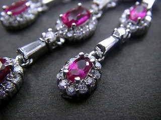 cz�A�N�Z�T���[�@���r�[�̃y���_���g�E�l�b�N���X