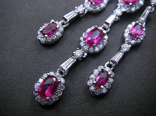 cz�A�N�Z�T���[�@���r�[�̃y���_���g�E�l�b�N���X