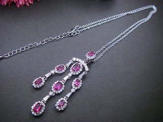 cz�A�N�Z�T���[�@���r�[�̃y���_���g�E�l�b�N���X