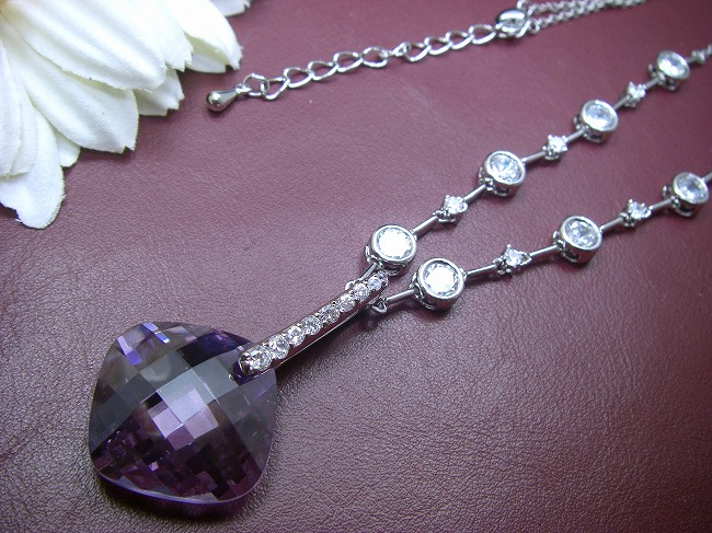 �L���[�r�b�N�W���R�j�A�̃y���_���g