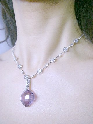 �L���[�r�b�N�W���R�j�A�̃y���_���g