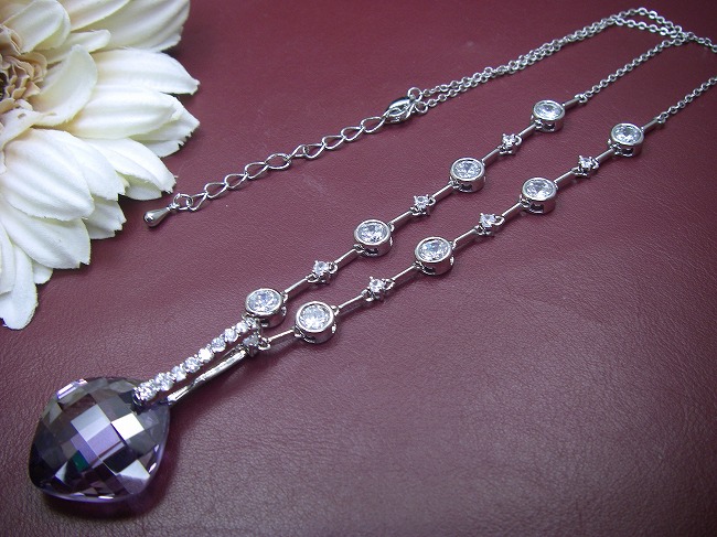 �L���[�r�b�N�W���R�j�A�̃y���_���g