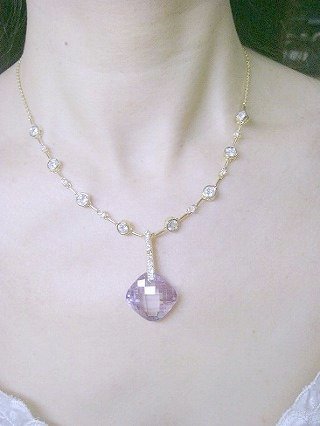 �L���[�r�b�N�W���R�j�A�̃y���_���g