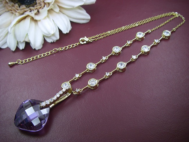 �L���[�r�b�N�W���R�j�A�̃y���_���g