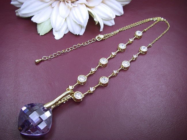 �L���[�r�b�N�W���R�j�A�̃y���_���g