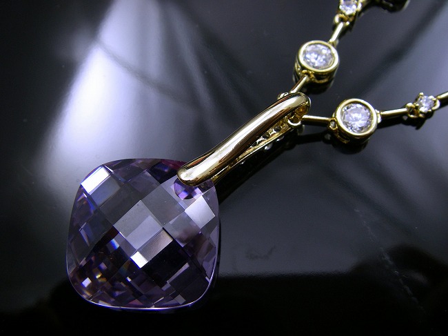 �L���[�r�b�N�W���R�j�A�̃y���_���g