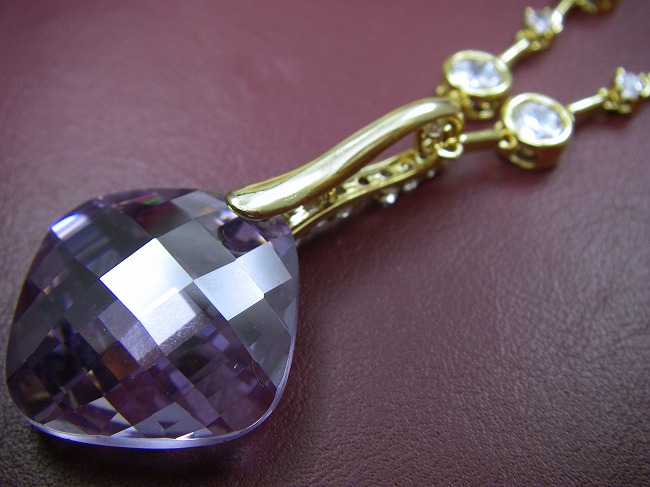 �L���[�r�b�N�W���R�j�A�̃y���_���g