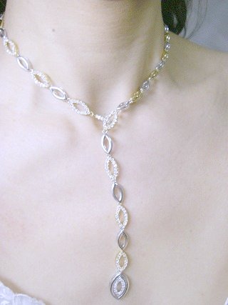 �L���[�r�b�N�W���R�j�A�̃l�b�N���X