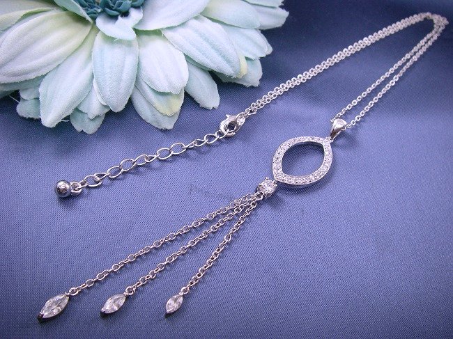 �L���[�r�b�N�W���R�j�A�̃y���_���g