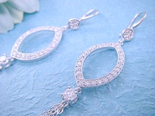 �L���[�r�b�N�W���R�j�A�@�����O�s�A�X