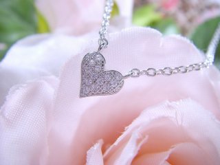 マイクロパヴェセッティング CZ キュービックジルコニア ハート・ペンダント