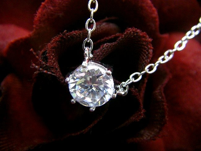 �L���[�r�b�N�W���R�j�A�̃y���_���g�@���E���h�u�����A���g�J�b�g