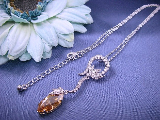 �L���[�r�b�N�W���R�j�A�̃y���_���g