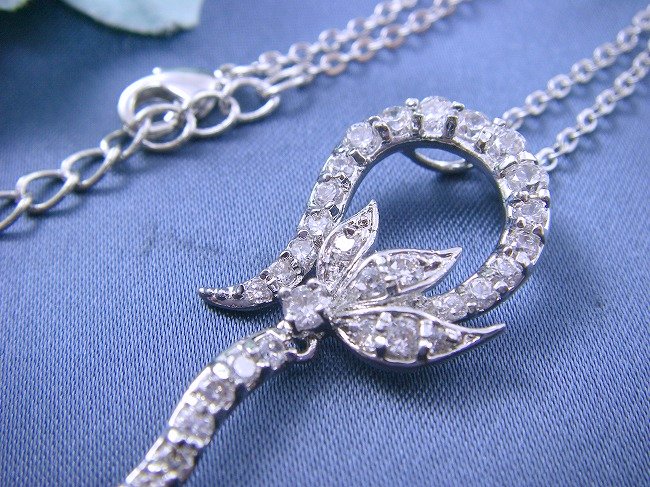 �L���[�r�b�N�W���R�j�A�̃y���_���g