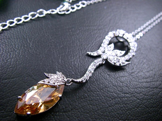 �L���[�r�b�N�W���R�j�A�̃y���_���g