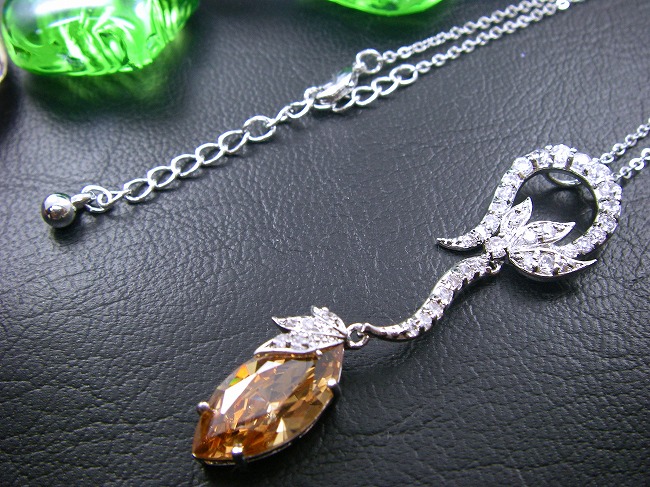 �L���[�r�b�N�W���R�j�A�̃y���_���g