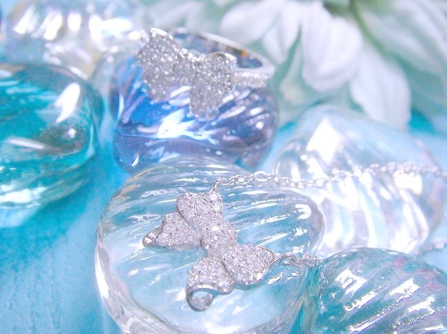 �L���[�r�b�N�W���R�j�A�̃y���_���g�@�����O�@���{�����`�[�t